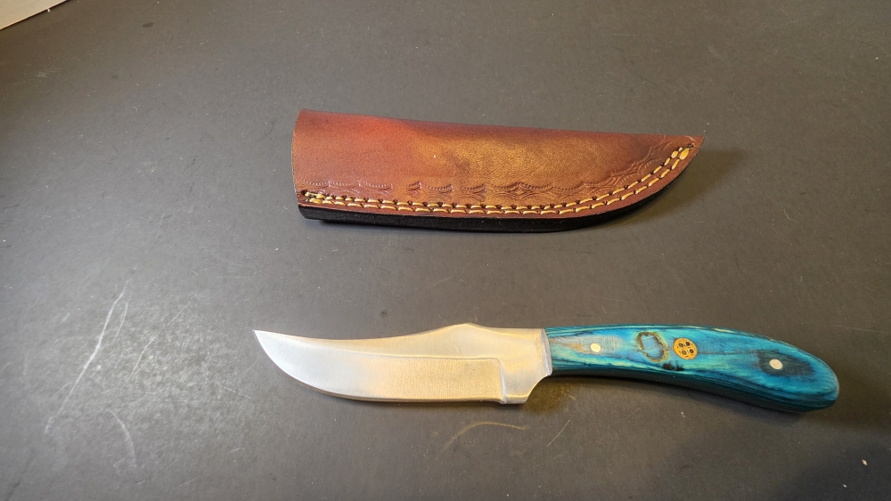 Fixed  blade
