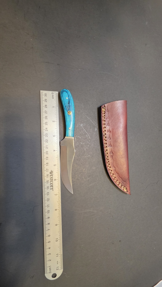 Fixed  blade
