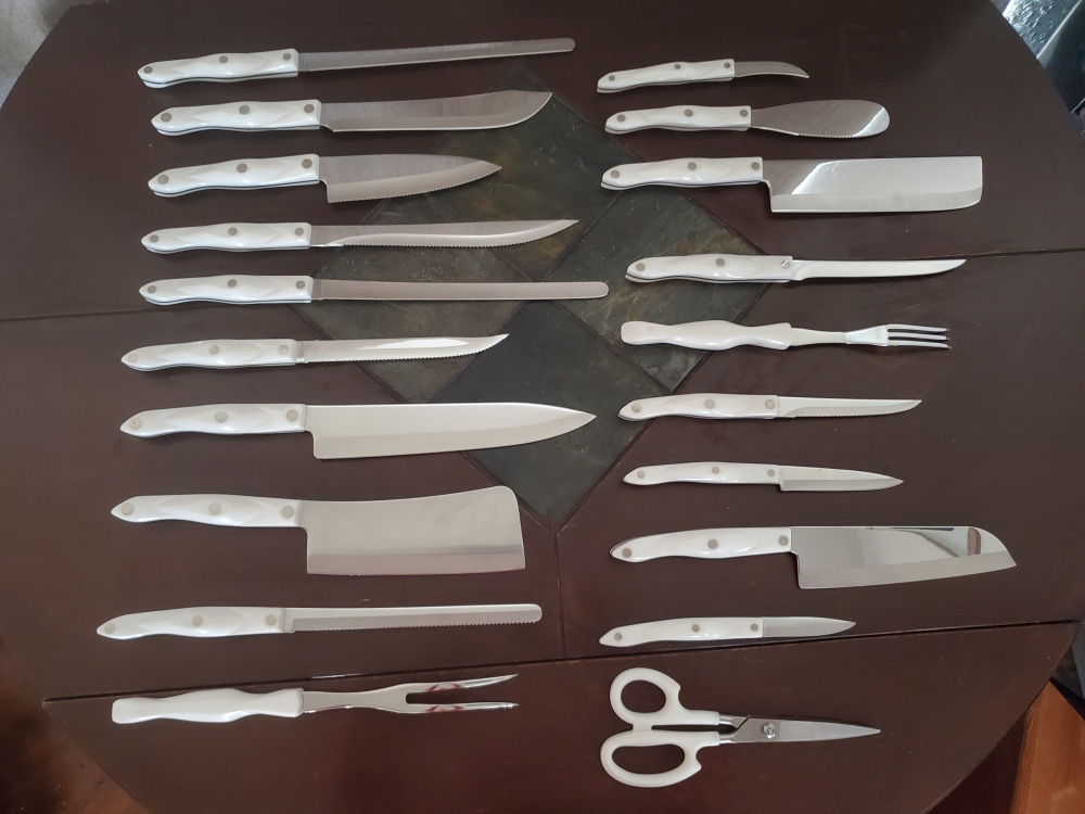 Cutco 32 piece Ultimate Set - Pearl White handles