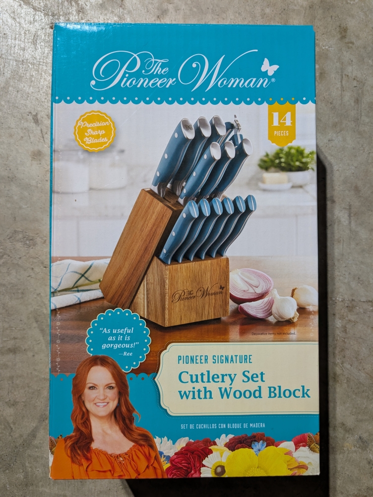 Pioneer Woman 14 piece knife set Teal brand new in the box