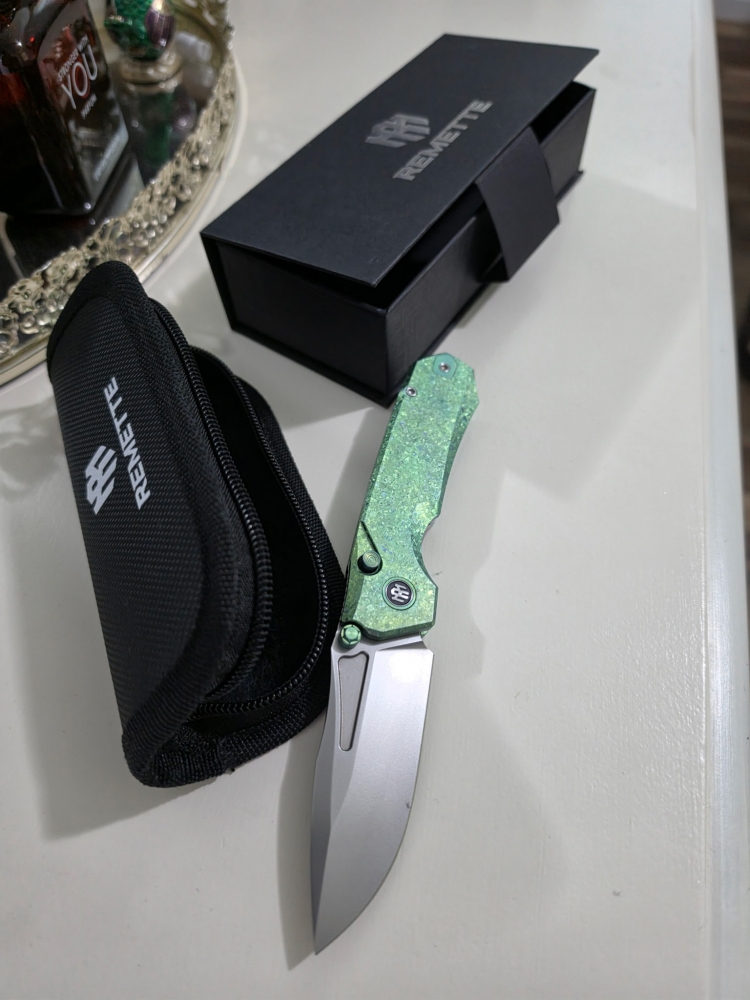 REMETTE RT-Rhino Button + Liner Lock Crystallized Green Ti (3.1\" Pearlescent)