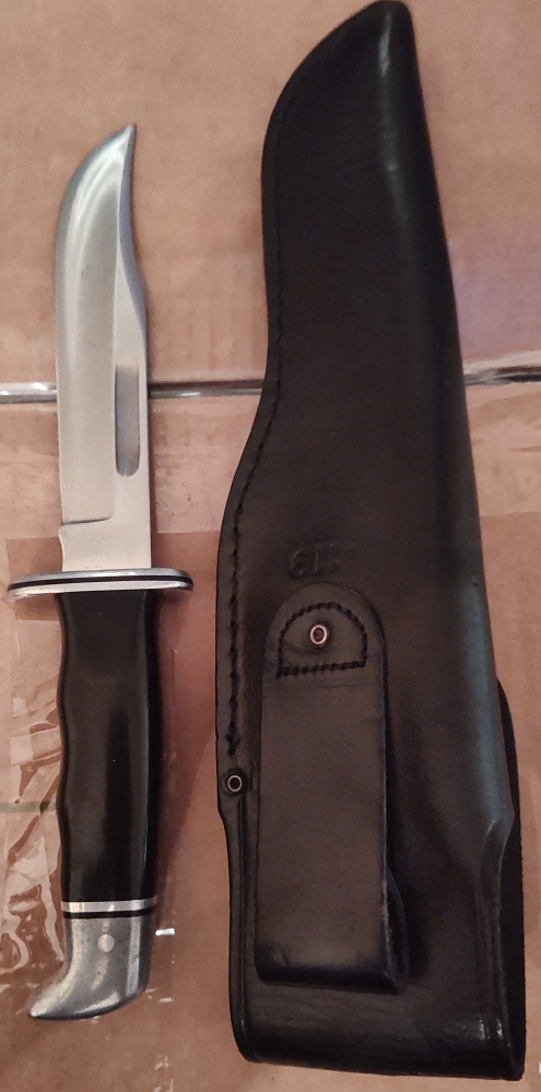 Buck Model 119 Special with black sheath
