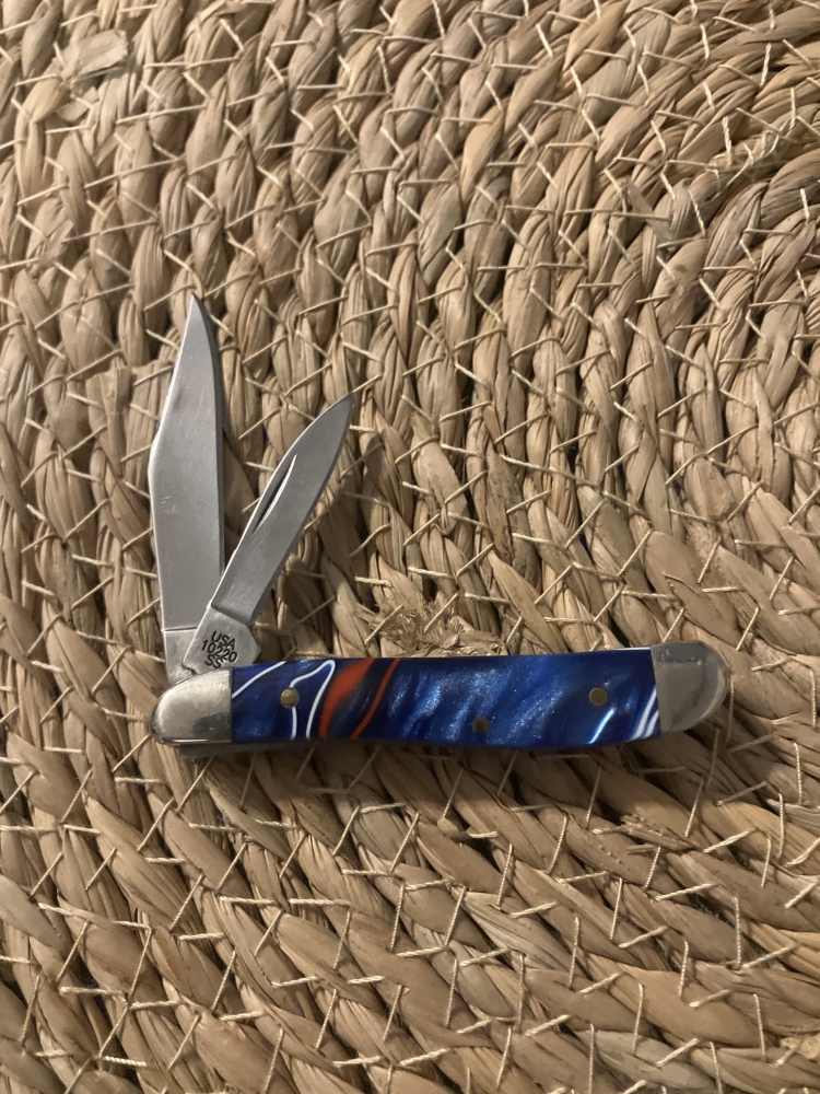 CASE KNIFE PEANUT PATRIOTIC BRAND NEW IN ORIGINAL BOX