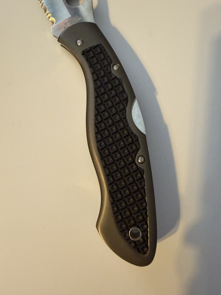 Vintage Spyderco Civilian C12TUFS 1st Gen Seki Japan  Rare 1st Generation Spyderco Civilian folder, circa 1992-1994, made in Seki-City, Japan. Discontinued Tufram-coated aluminum