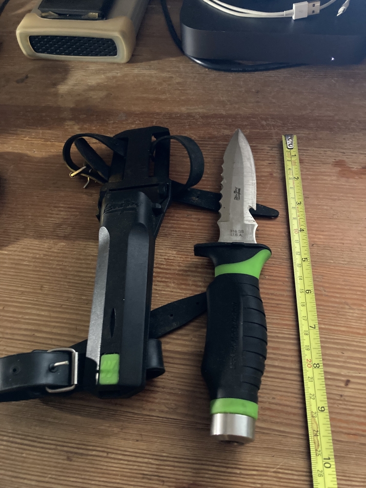 Underwater Kinetics 'Blue Tang' diver's knife – unused with sheath