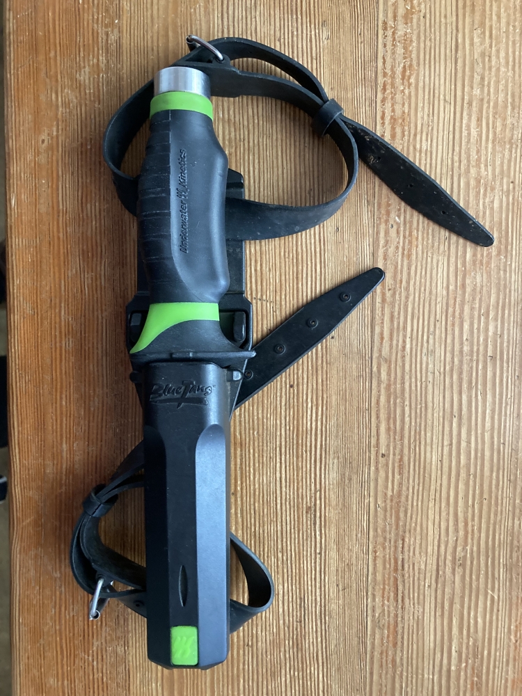 Underwater Kinetics 'Blue Tang' diver's knife – unused with sheath