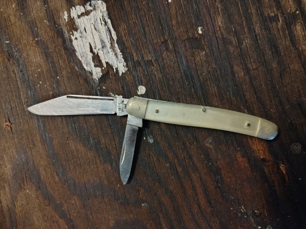 Pearl knife 