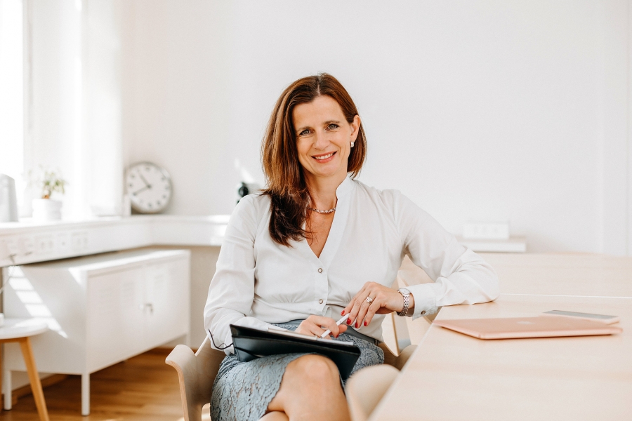 Simona Bodláková - cover