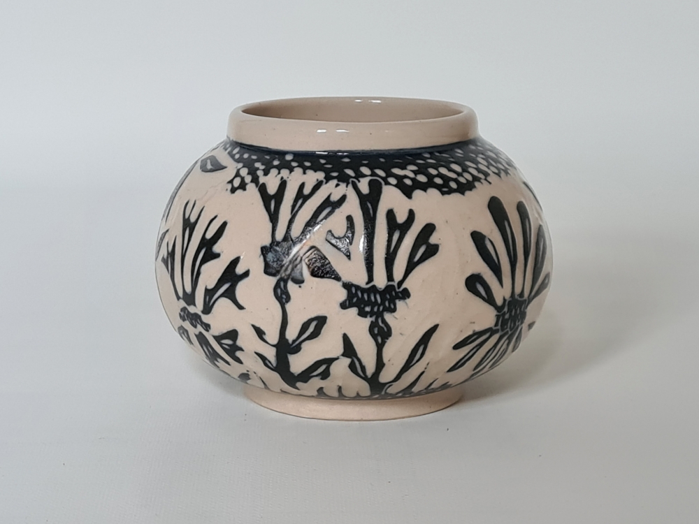 floral carved small vase