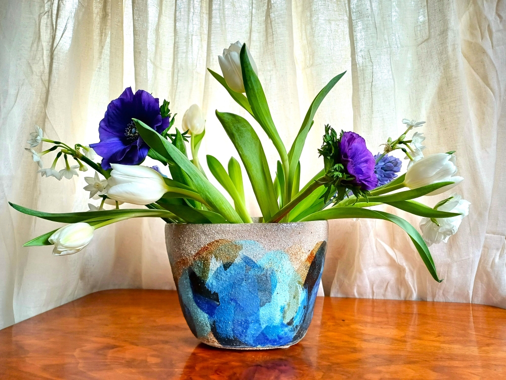 Oval vase - blue and mint