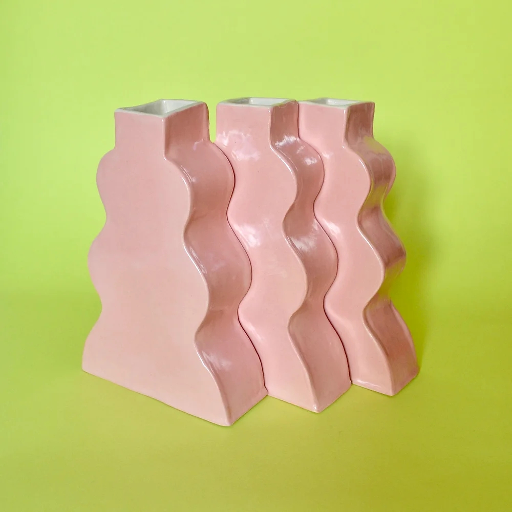 Wavy Vase - Pink