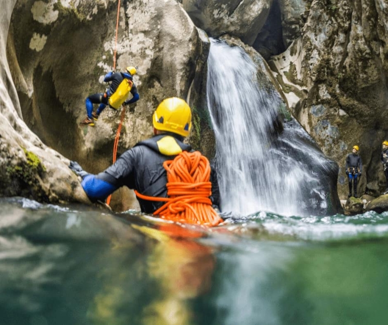 Slow tourism canyoning