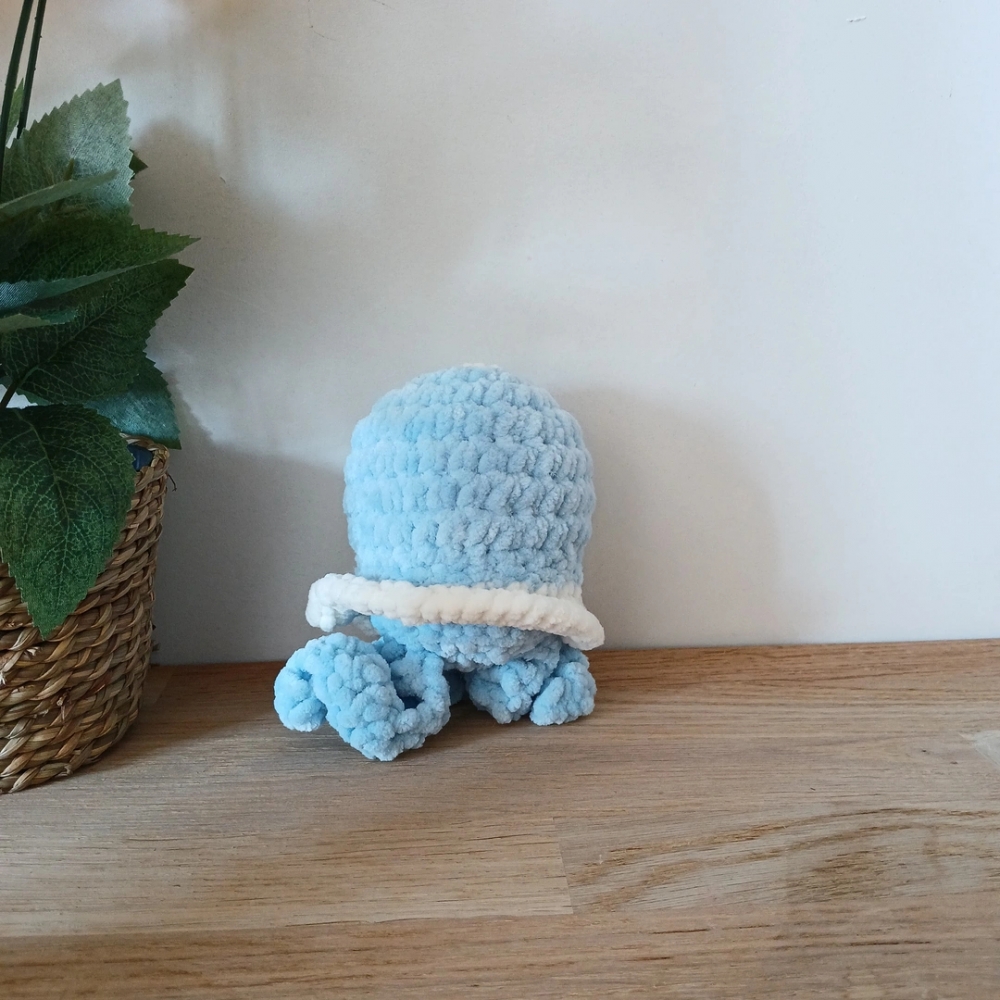 Peluche meduse bleu