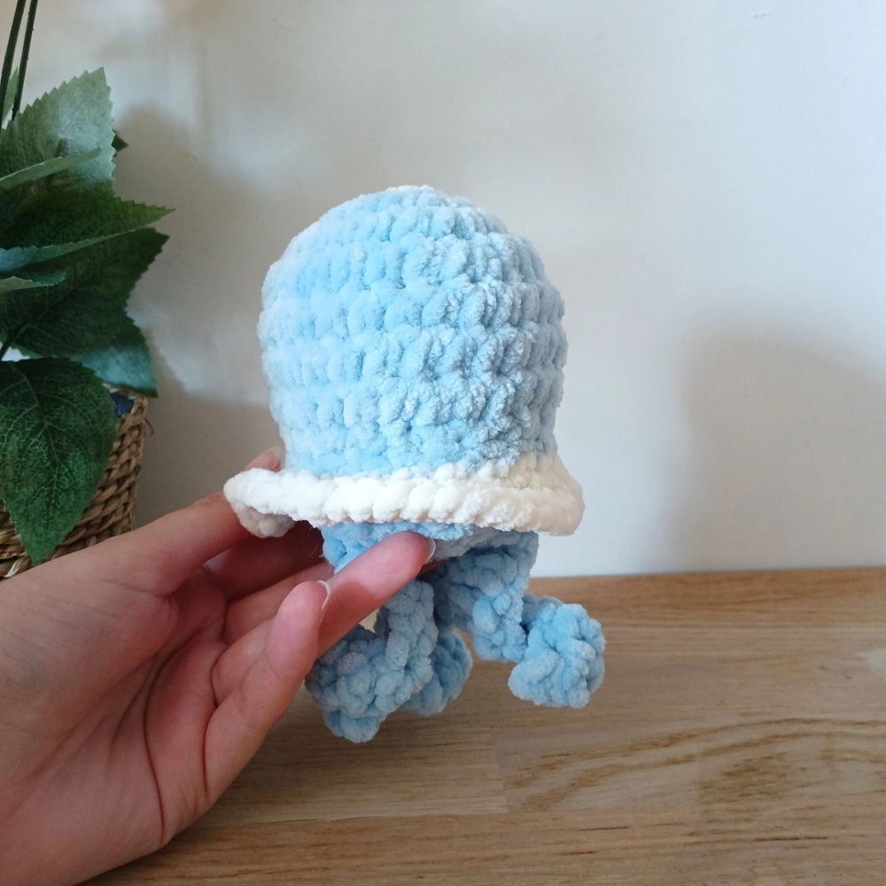 Peluche meduse bleu