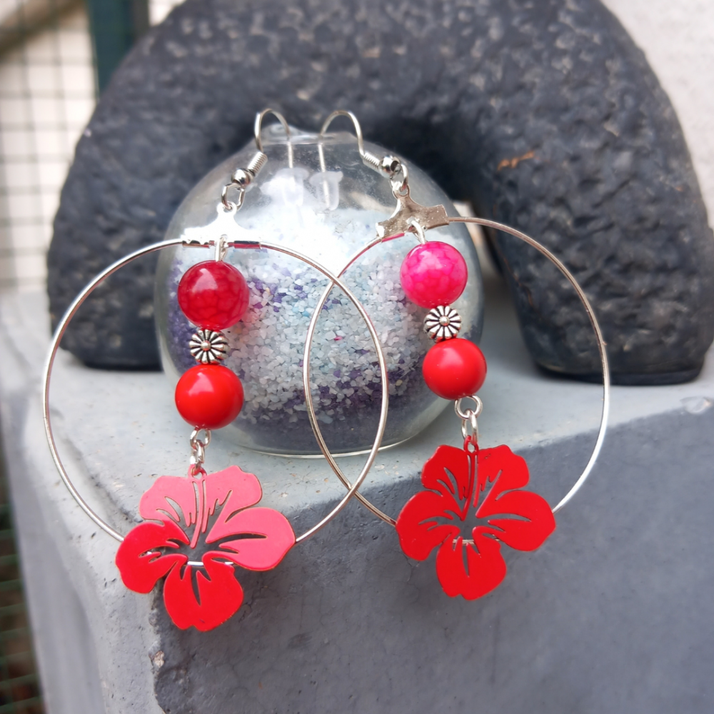 Boucles d'oreilles créoles fleur rouge - Perles rouge