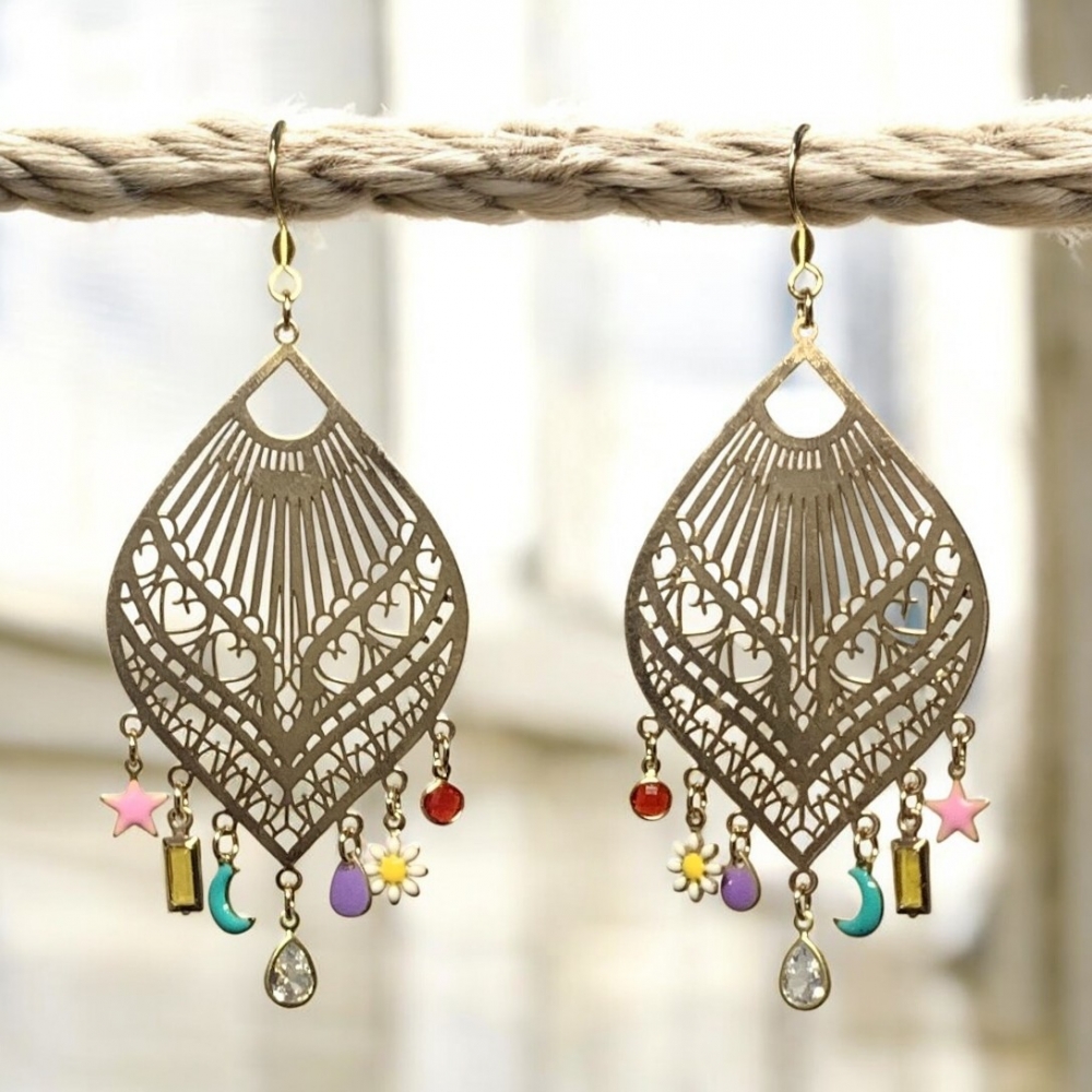 Boucles d'oreilles bohème chic breloques multicolores