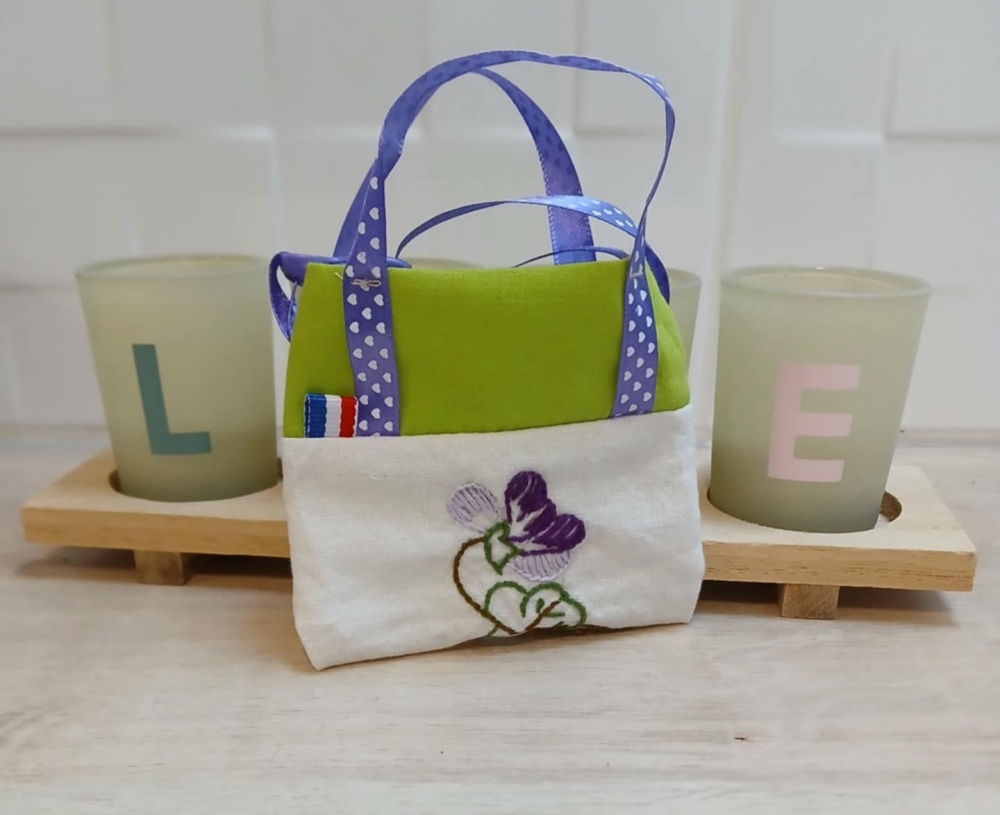 Porte sacs à crottes  brodé stylé