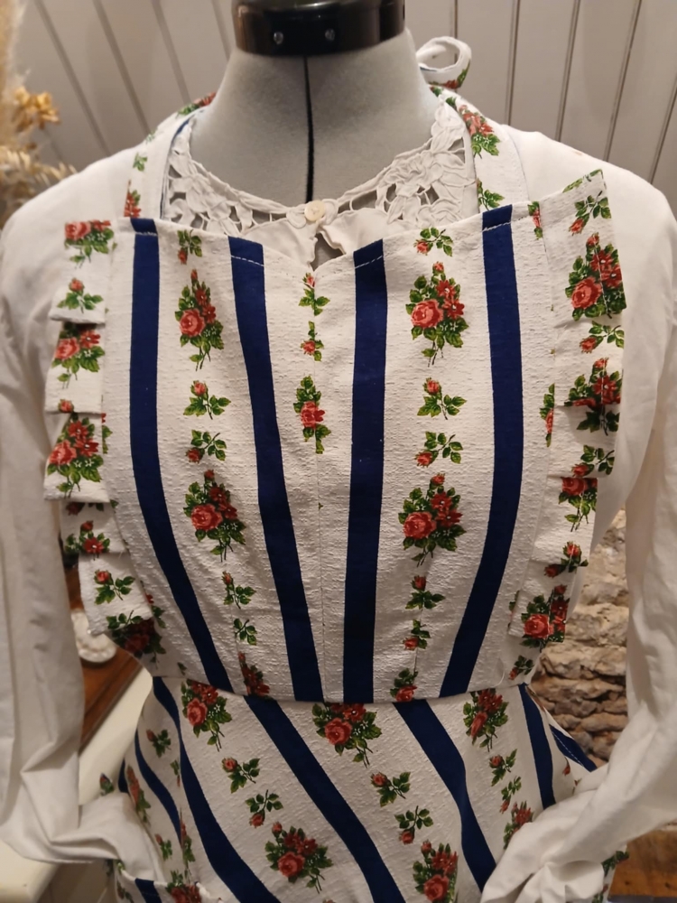 tablier vintage d'après modèle de 1951