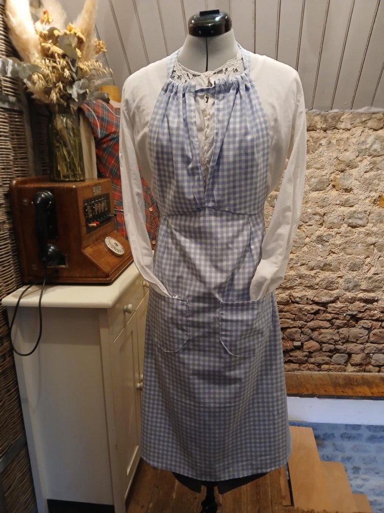 tablier vintage d'après modèle de 1951