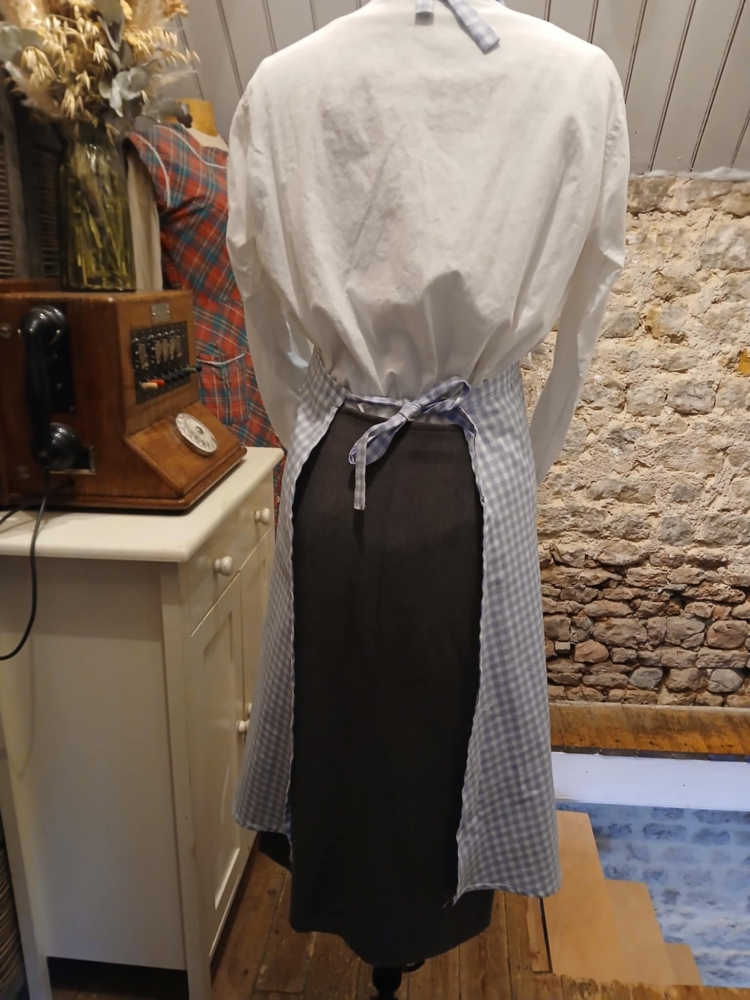 tablier vintage d'après modèle de 1951