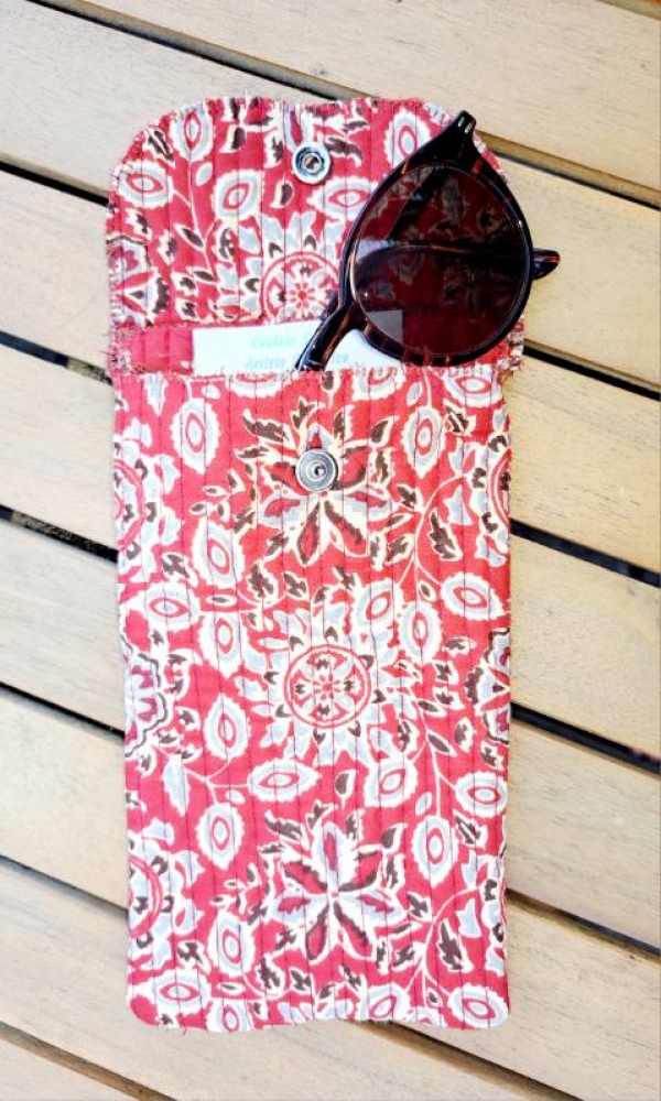 Étui à lunettes ou trousse unique pour amateur·rice d’objets responsables