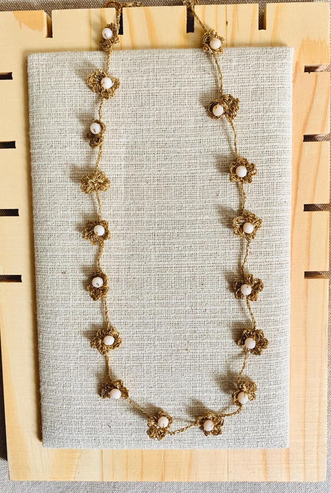 Collier Sandra en crochet.