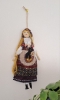 Poupée sorcière upcyclée – Porte-bonheur traditionnel 
