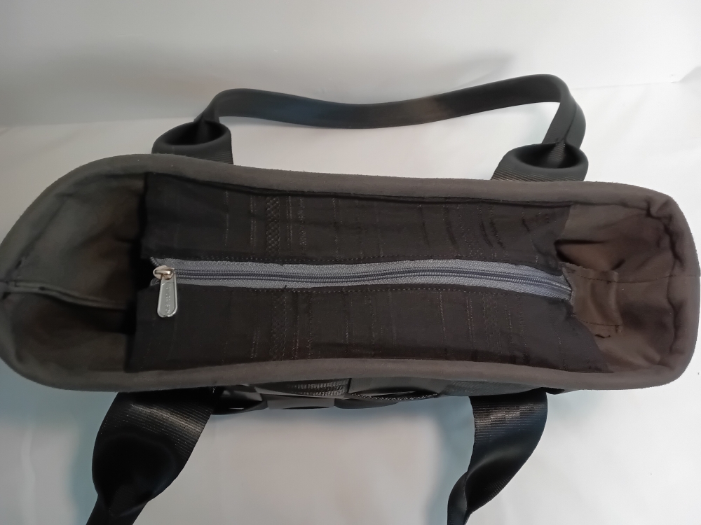 Sac à main en ceintures de sécurité