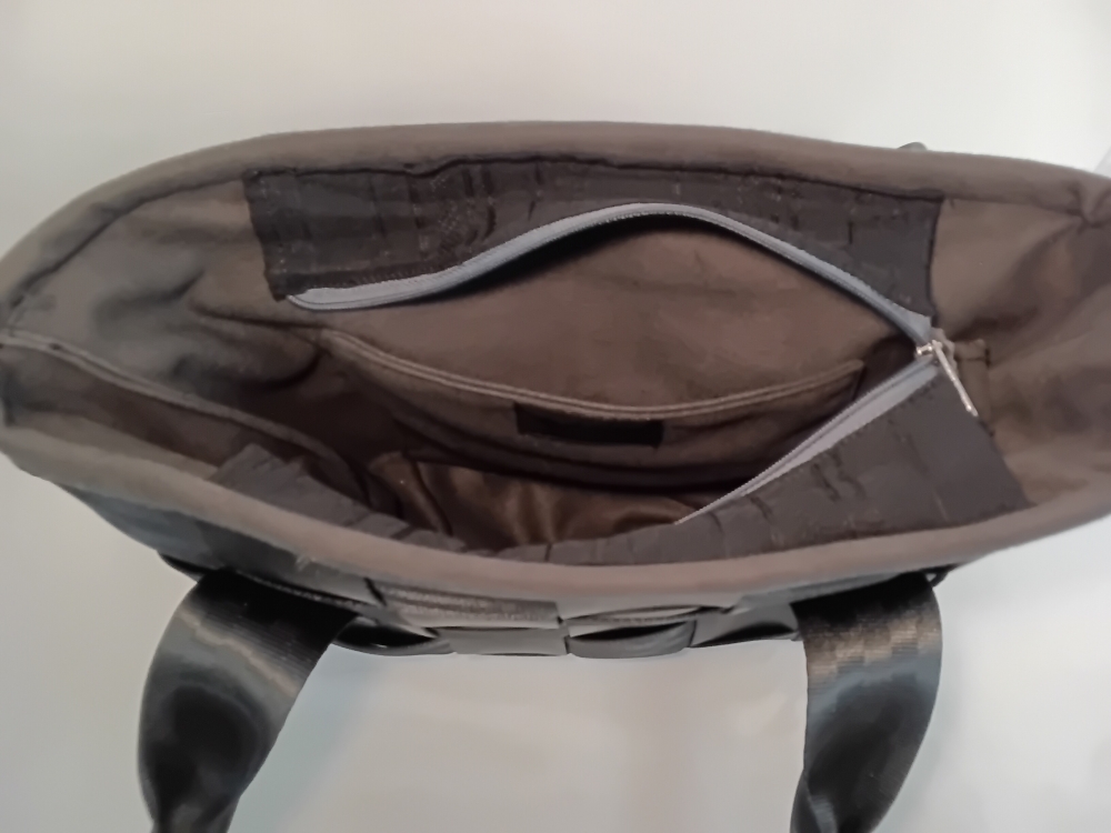 Sac à main en ceintures de sécurité