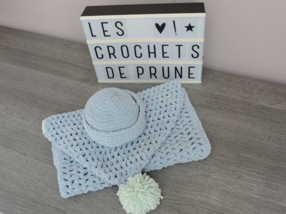 Cocon de naissance au crochet et son bonnet