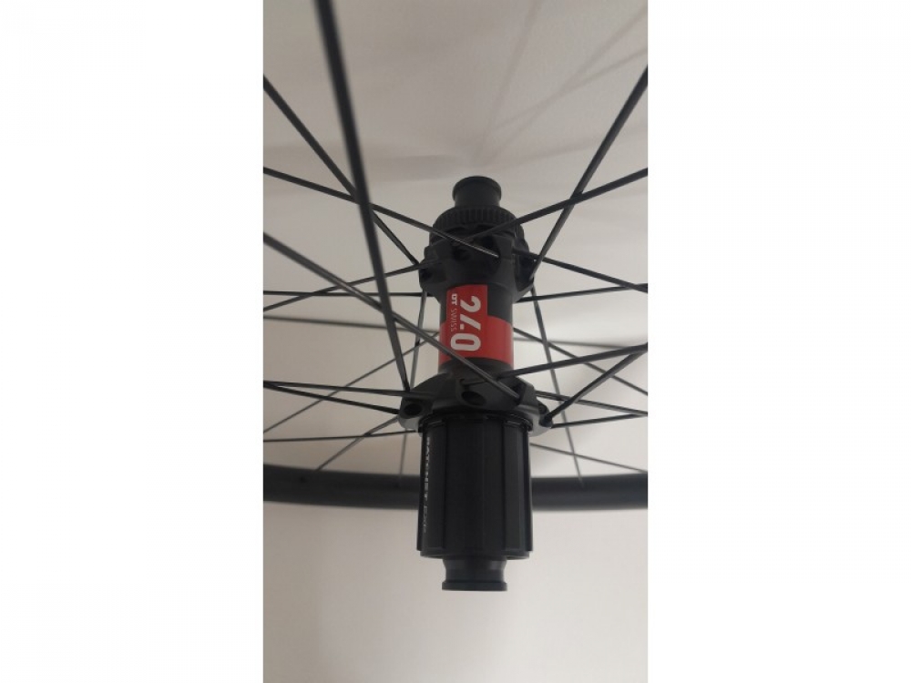 Roue 700 Dt swiss - Carbone