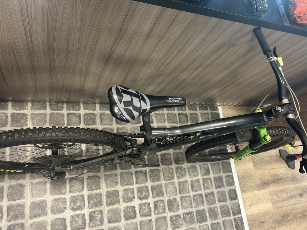 VTT LONE PARABELLUM Taille L VTT TOUT SUSPENDU ENDURO ALL MOUNTAIN