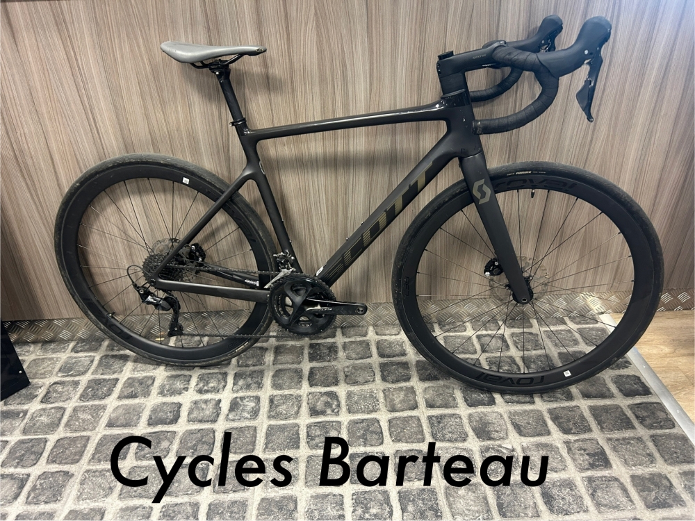 SCOTT ADDICT 10 Disc Taille M vélo course route carbone confort