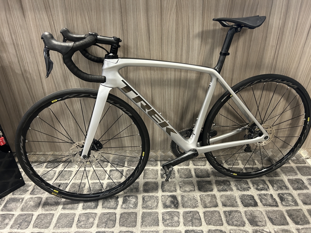 TREK EMONDA SL5 DISC Taille 54 vélo de course carbone route