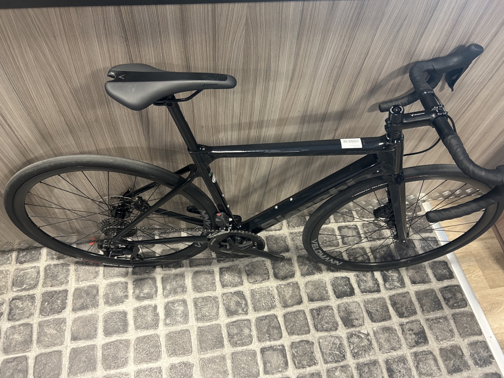 BIANCHI Sprint Disc taille 53 vélo de course carbone route