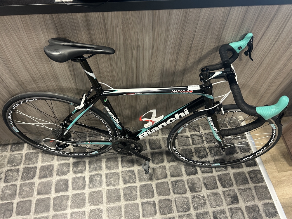 BIANCHI Impulso taille 53 vélo course aluminium route