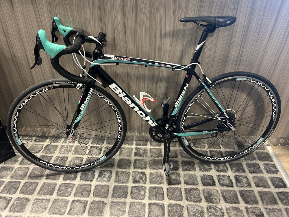 BIANCHI Impulso taille 53 vélo course aluminium route