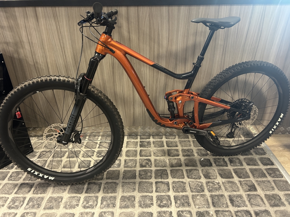 GIANT TRANCE X 29 2 Taille M VTT tout suspendu 29 aluminium