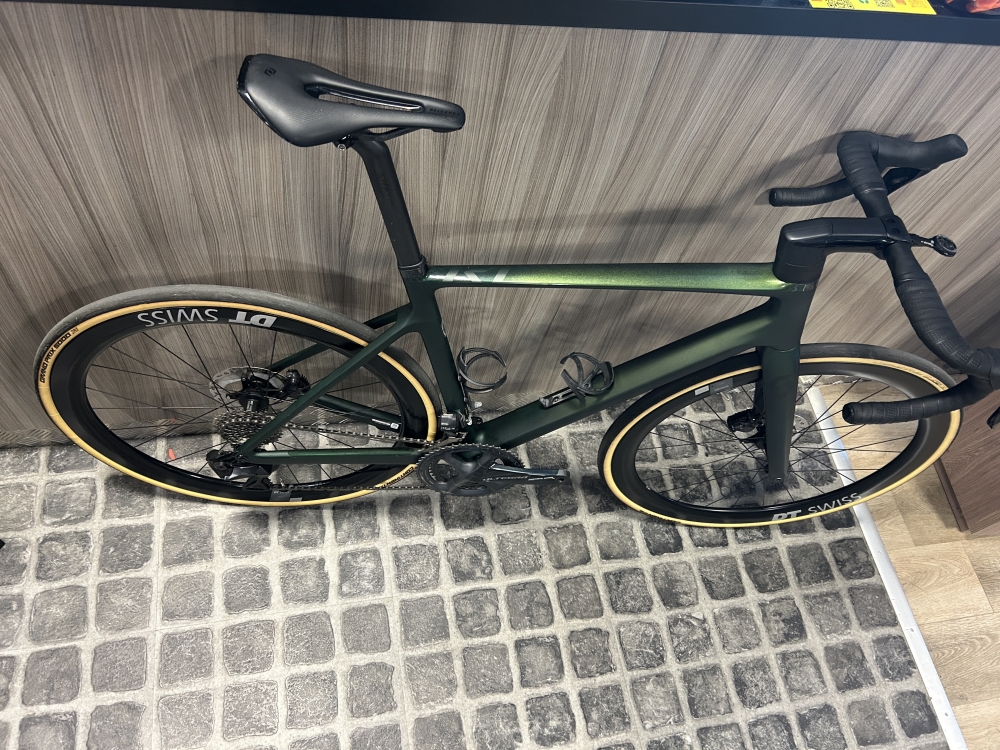 SCOTT ADDICT RC15 DISC Taille L, vélo course route carbone route 
