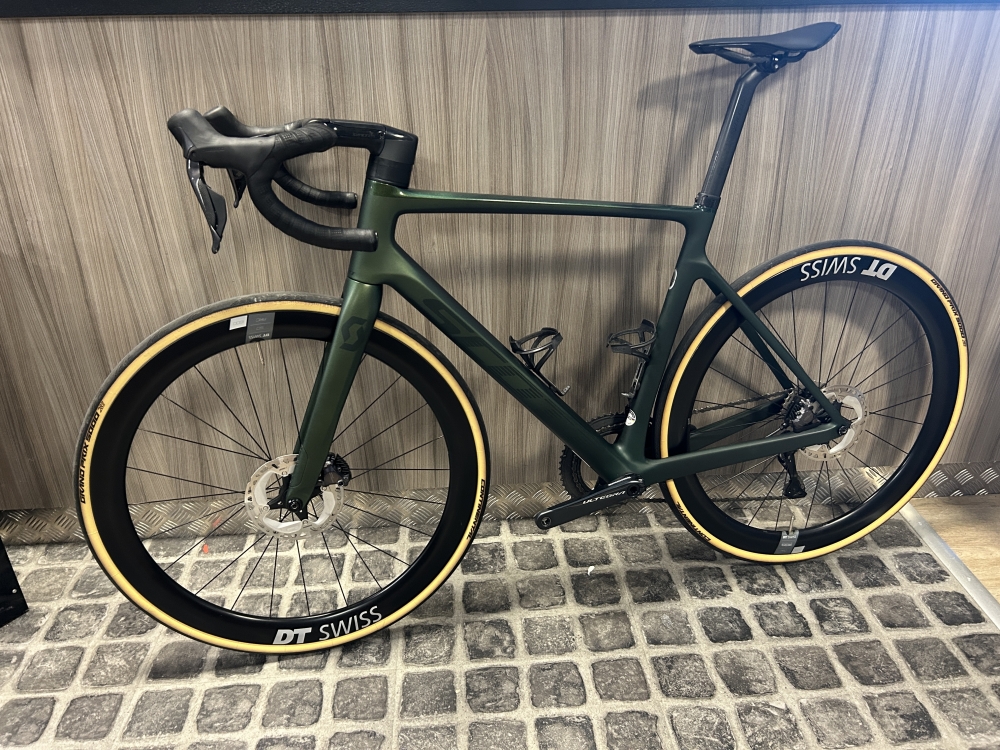 SCOTT ADDICT RC15 DISC Taille L, vélo course route carbone route 