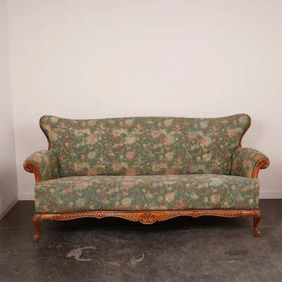 Canapé style Louis XV en tissu fleuri