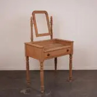 Meuble de toilette en bois aérogommé