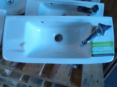 Petit évier blanc + robinet