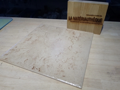 Carreaux beige tacheté