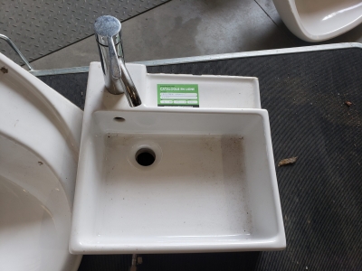 Lave main avec robinet