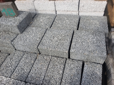 Pavés carré gris