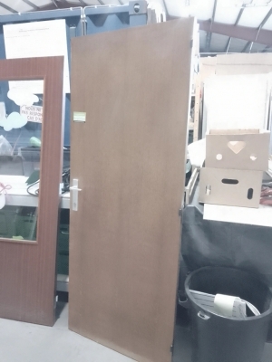 Porte brune