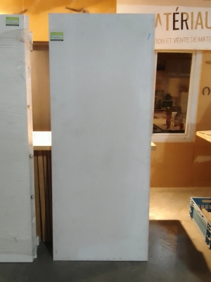 Porte en bois blanc