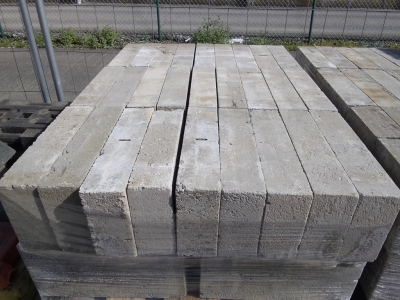 Blocs de béton pleins