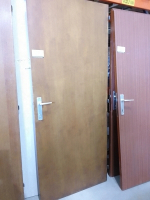 Porte brune